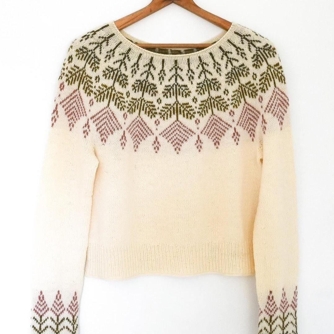 Красивый жаккардовый пуловер Thistwood, вязаный спицами сверху Жаккардовый пуловер спицами