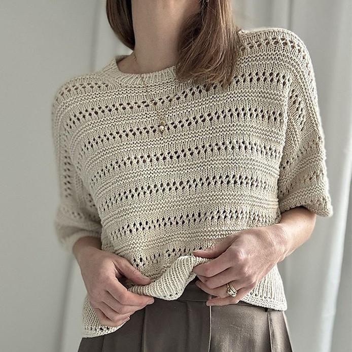 Вязаная спицами шелковая футболка с японским плечом Lacey Loop Tee Шелковая футболка спицами