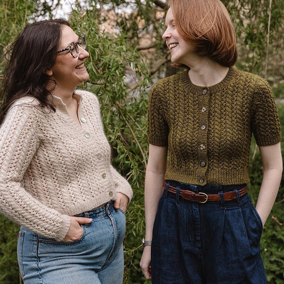 Ажурный кардиган вязаный спицами сверху Kathy Ажурный кардиган спицами сверху схема и описание