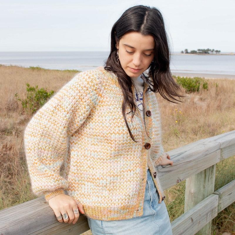 Кардиган реглан рыбацкой резинкой спицами Fraile Кардиган реглан вязаный спицами рыбацкой резинкой сверху вниз