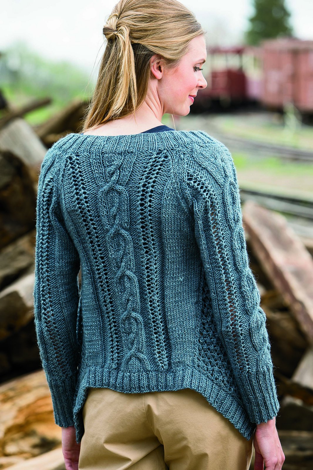 Вязание джемпера спицами Joan