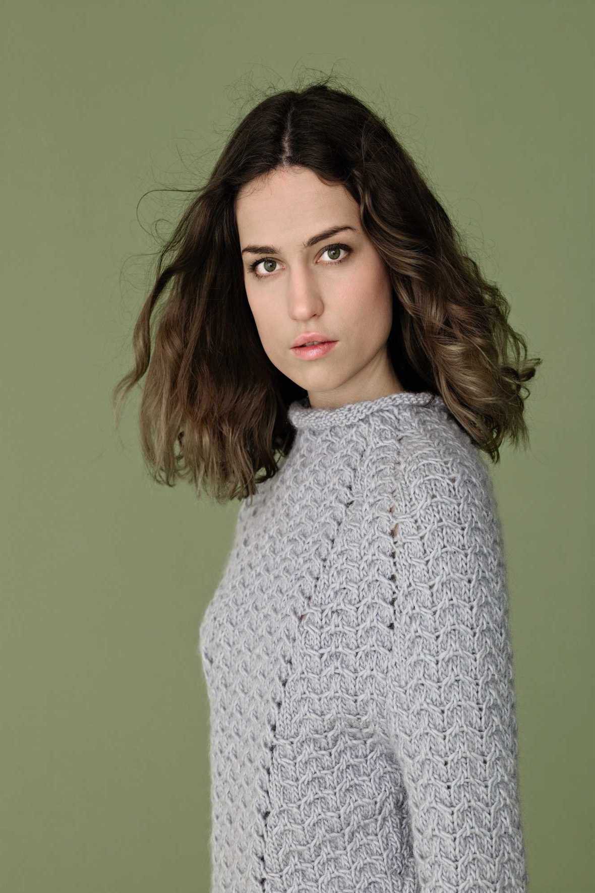 Вязание спицами для женщин джемпера с длинными рукавами Angela