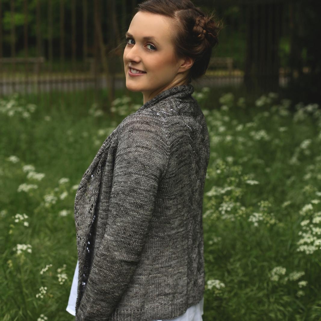 Жакет регланом сверху спицами с ажурной спинкой Heartfelt Вязаный жакет регланом сверху спицами описание схема