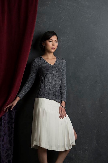 Джемпер с косами сверху вниз Idril Женский джемпер с косами сверху вниз с описанием