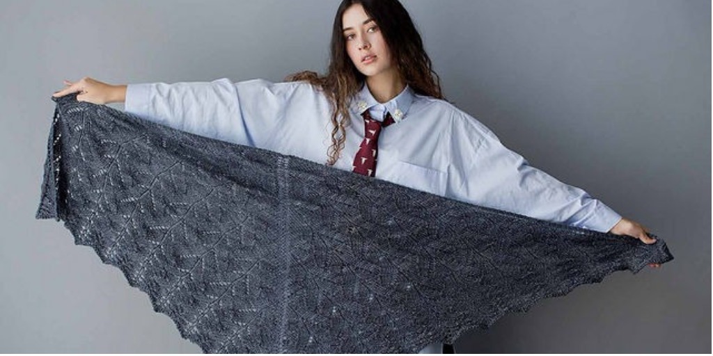 Красивая ажурная шаль Julian Красивая ажурная шаль спицами