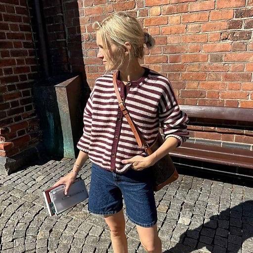 Полосатый жакет Olga вязаный спицами сверху Полосатый жакет вязаный спицами сверху с описанием