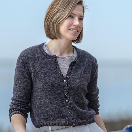 Трендовый кардиган из тонкой пряжи Ostinato Трендовый кардиган вязаный спицами из тонкой пряжи