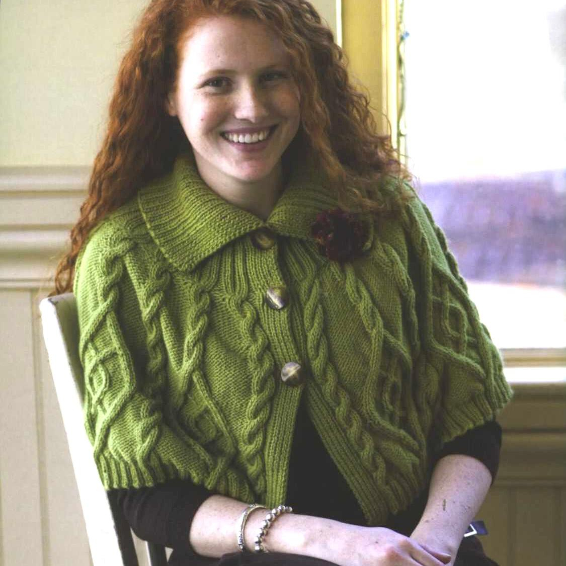 Пелерина вязаная спицами узором с косами схема и описание