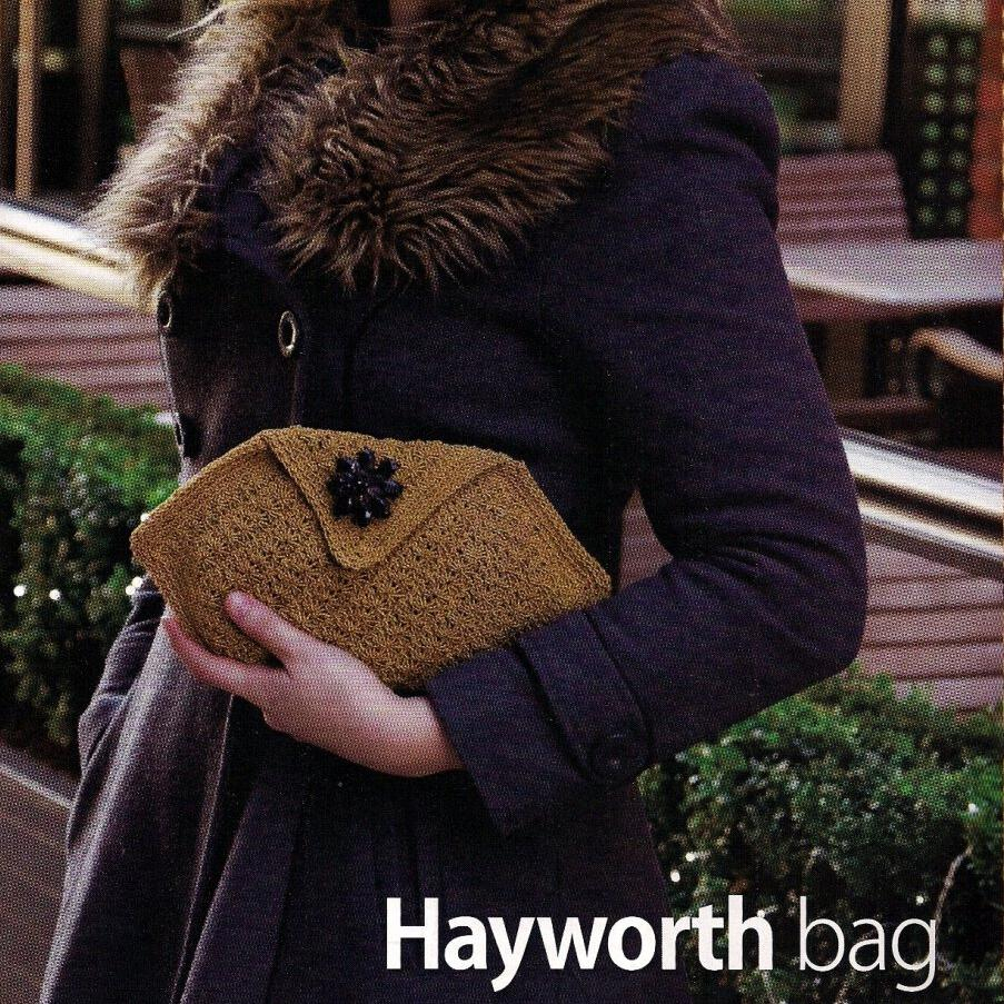 Женская вязаная сумочка