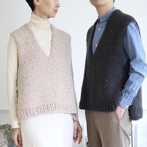 Жилет унисекс спицами из толстой пряжи Grid Жилет спицами из толстой пряжи