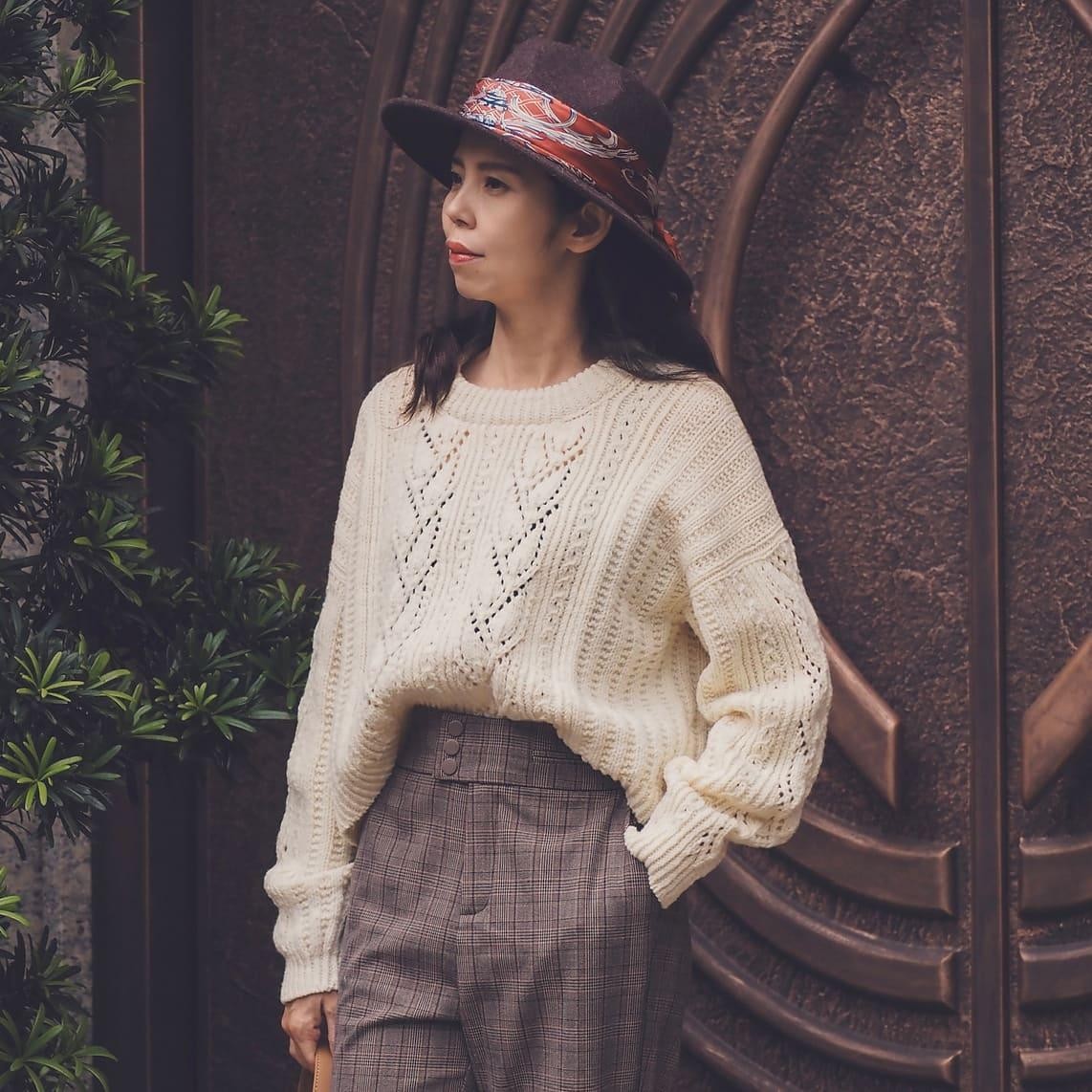 Ажурный пуловер Nia Sweater спицами Ажурный пуловер спицами