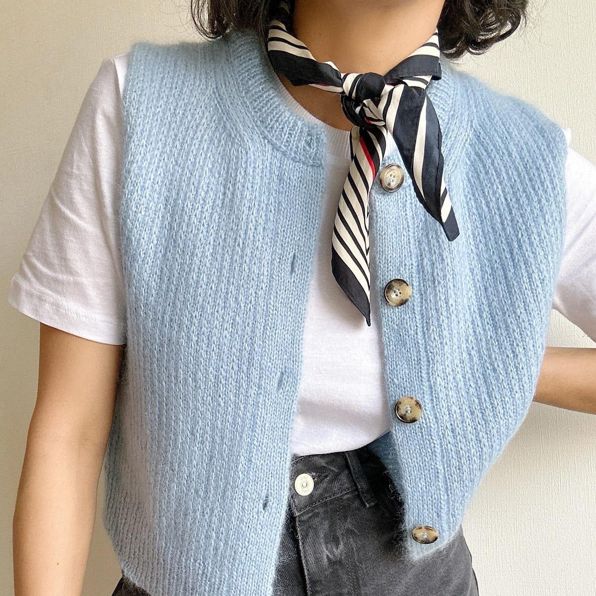 Вязаный спицами жилет Roma vest с японским плечом Женский жилет спицами