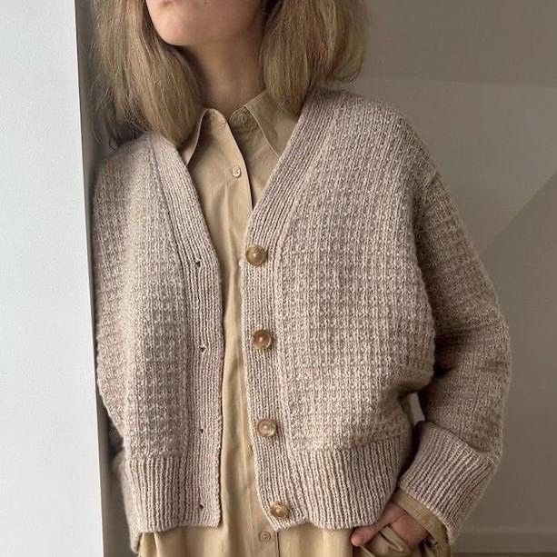 Кардиган вязаный спицами комбинацией реглана и японского плеча Caia Модный кардиган спицами