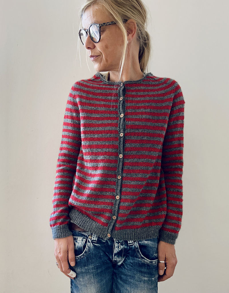 Тонкий кардиган спицами сверху вниз без швов DAA