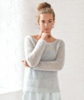Пуловер с широкой горловиной спицами