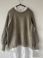 Вязаный спицами полосатый пуловер