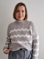 Женский свитер с шевронным узором