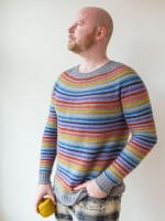 Радужный пуловер спицами