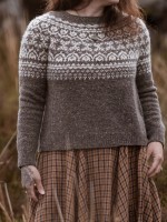 Женский пуловер с жаккардовым узором