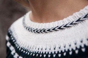 женский пуловер спицами