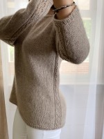Женский кашемировый пуловер спицами