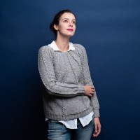 Женский пуловер связанный спицами по кругу