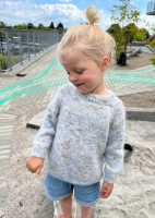 Детский свитер спицами описание