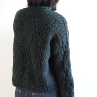 Красивый пуловер с косами, схемы и описание