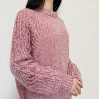 Пуловер-реглан, вязаный спицами сверху