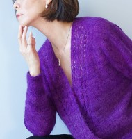 Пуловер с ажурным узором спицами