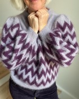 Красивый пуловер с пышными рукавами