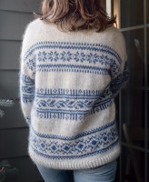 Стильный пуловер с жаккардом