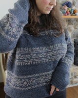 Стильный пуловер с жаккардом описание
