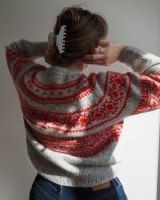 Красивый жаккардовый свитер спицами