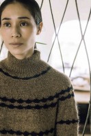 Описание вязания спицами свитера свободного покроя для женщин