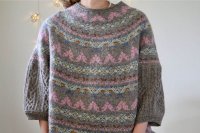 Описание вязания спицами свободного пуловера для женщин