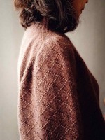 Вязаный спицами укороченный свитер из кашемира от дизайнера Ирен Линь