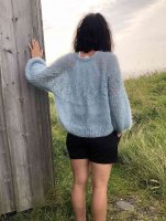 Описание вязания спицами женского пуловера из мохера