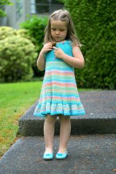 Вязаное летнее платье для девочек Оттенки лета