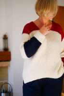 Пуловер модной резинкой