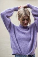 Воздушный женский свитер