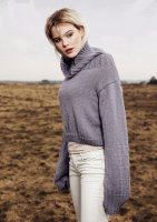 Модный свитер современного силуэта