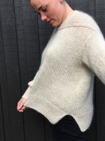 Пуловер необычной конструкции