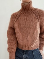 Укороченный свитер без швов