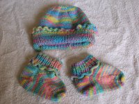Вязание шапки и носочков с оборками