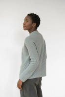 Пуловер свободной посадки резинкой спицами