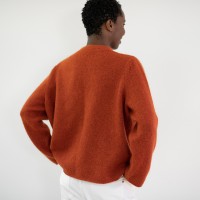 Пуловер с V горловиной