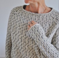 Пуловер спицами регланом
