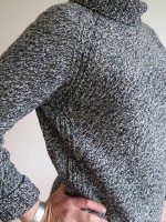 Женский свитер спицами с описанием