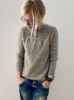 Пуловер с круглой ажурной кокеткой